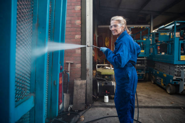 Professional Pressure Washing Services in Dover, FL